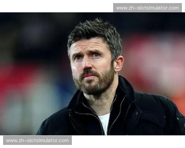 三中卫体系被废除 卡里克重拾曼联传统4-2-3-1